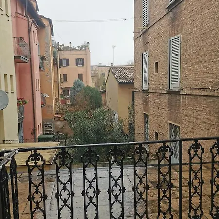 Moline 11 Apartment Bologna